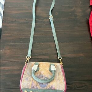 Aratta Elegant Multicolor Crossbody Bag